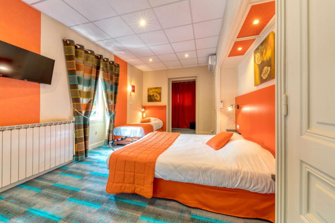 Hotel La Commanderie De Champarey 3*